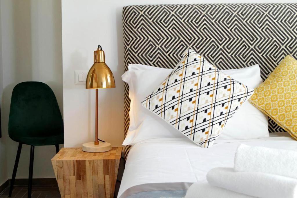 Boutique Suites Della Croce Рим Экстерьер фото
